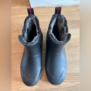 Tretorn Lina Black Chelsea Boot Faux Fur Lined Sz. 7